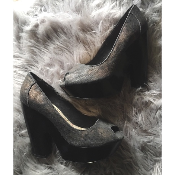 Rocket Dog Orient Thai Silk Heels - Picture 1 of 6